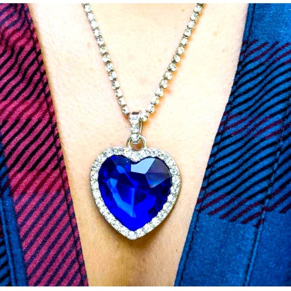 ‼️‼️SOLD‼️‼️Beautiful Sapphire Blue Rhinestone & Colorful Crystal Titanic Nk
